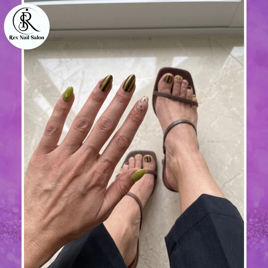 Nail colours